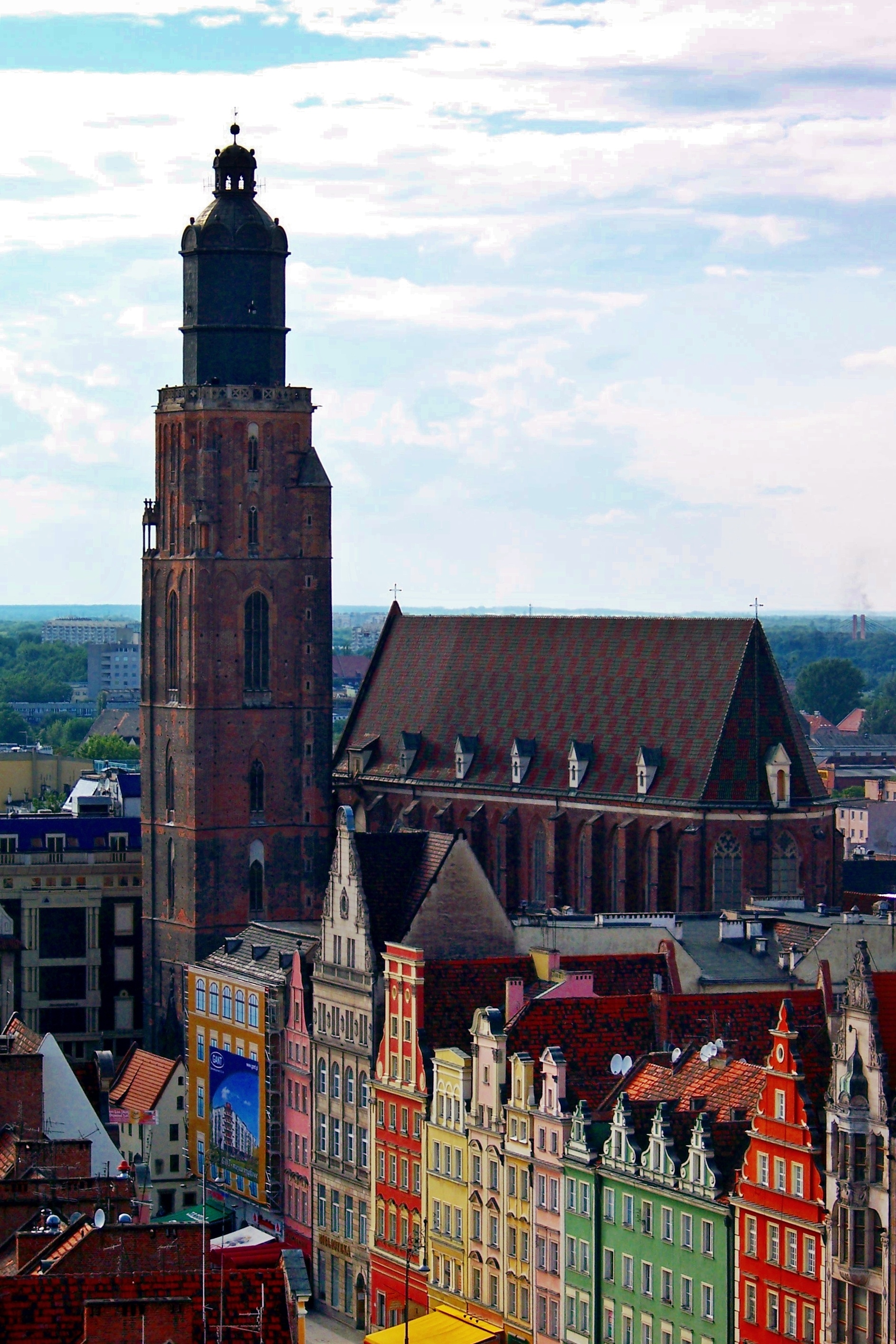 St. Elisabeth’s Church, 1300–1482, Wrocław, Poland (source: Wikimedia Commons)