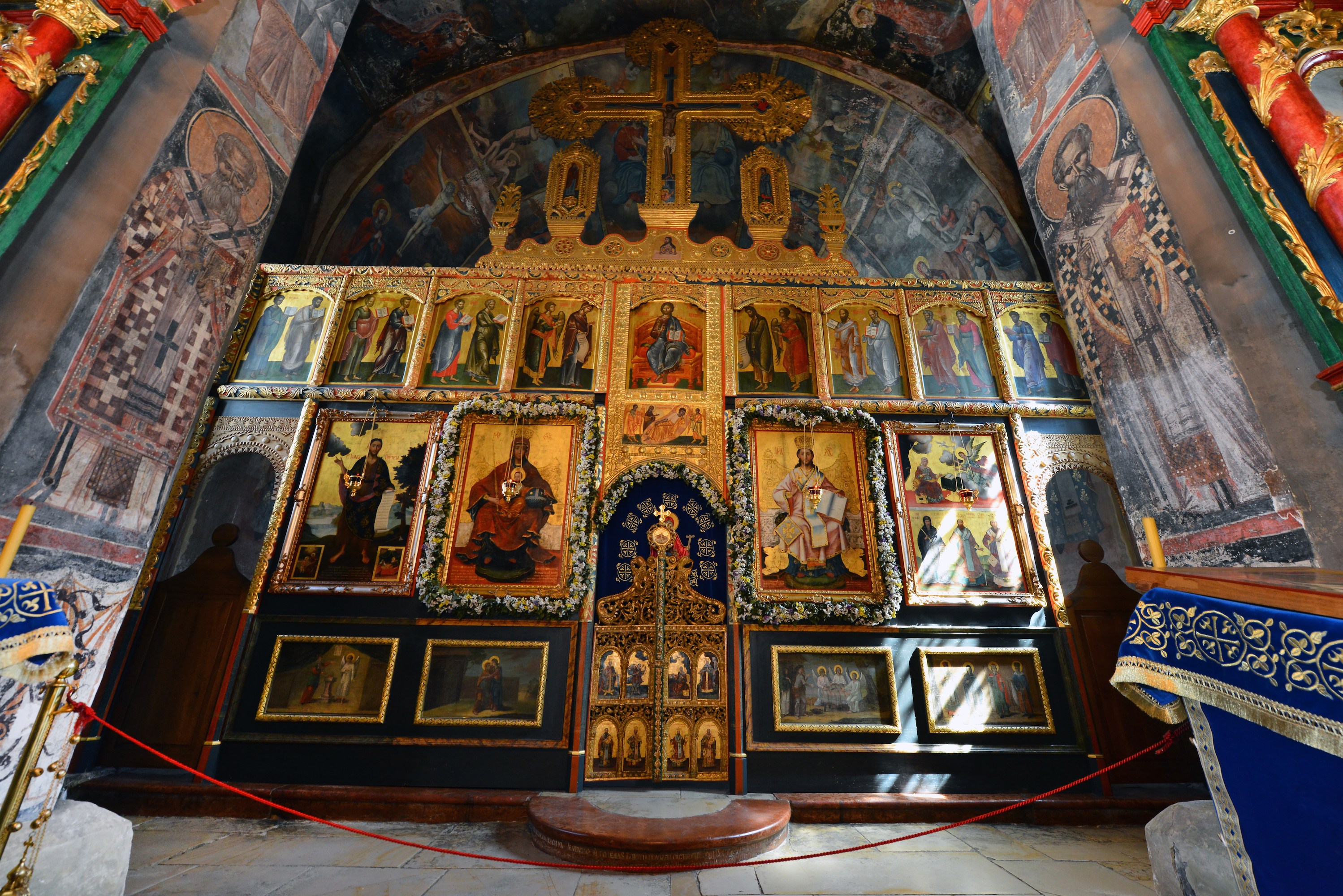 The iconostasis of Krušedol Monastery, Serbia, Deësis row, early 16th century; woodwork 1653 and mid-18th century (source: M. Candir and S. Ercegan)