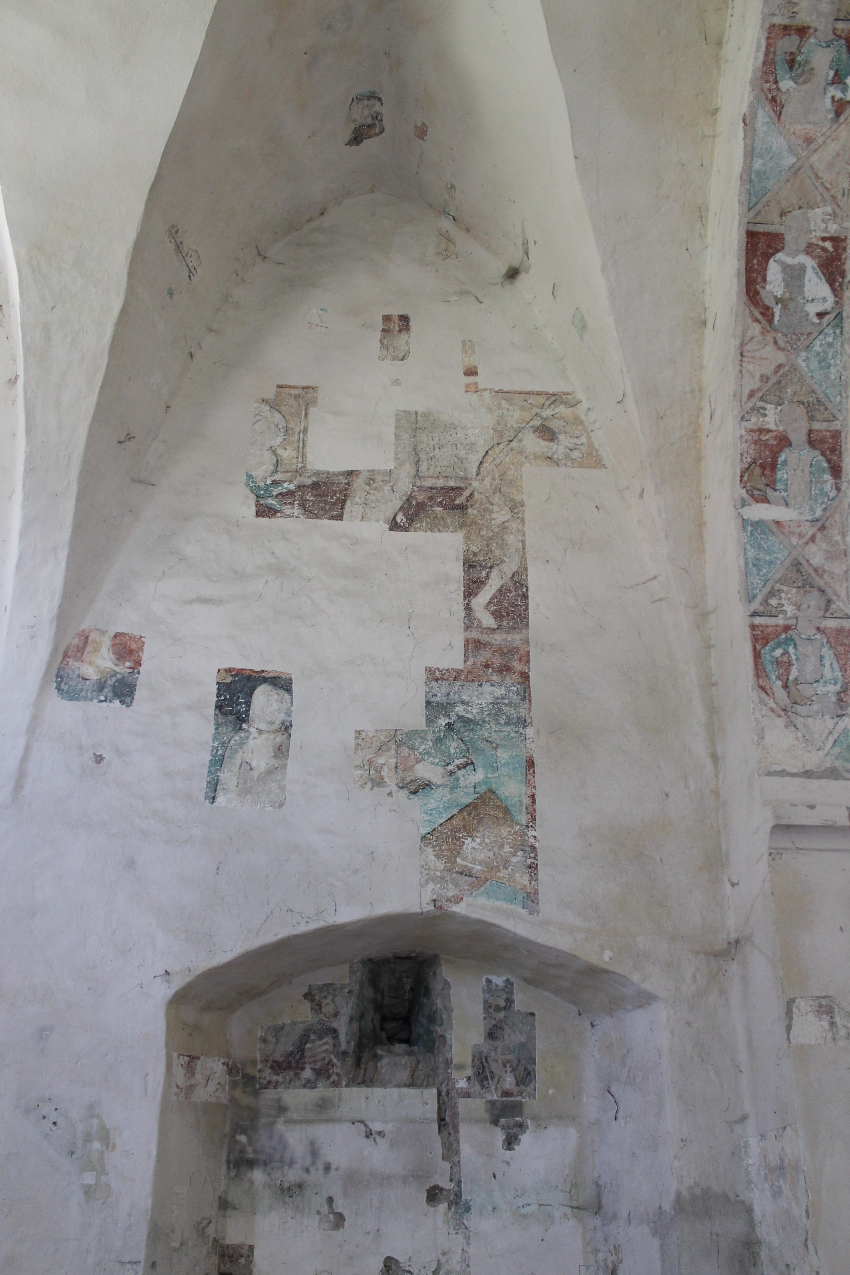 Sts. Stephen and Ladislas in the sedilia, surmounted by the ‘Living Cross’, frescoes in the process of restoration, the Evangelical church at Șmig, Romania, 15th century (source: M. Anghel)