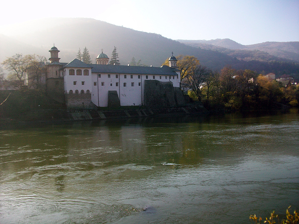 Cozia Monastery, exterior, Wallachia, 1390s and later (source: Wikimedia)