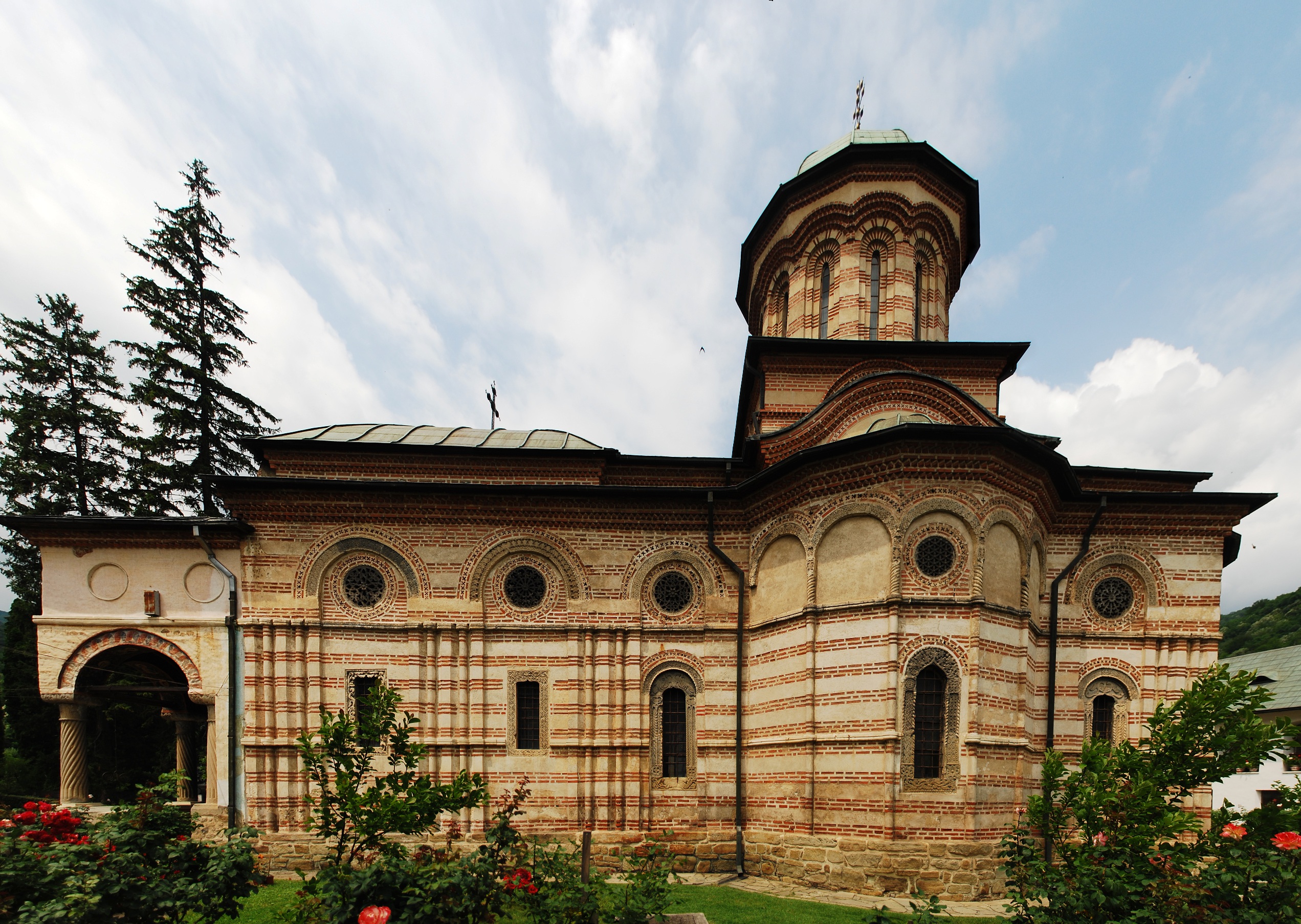 The Holy Trinity Church at Cozia Monastery, exterior, Wallachia, ca. 1387–91 (source: Wikimedia)